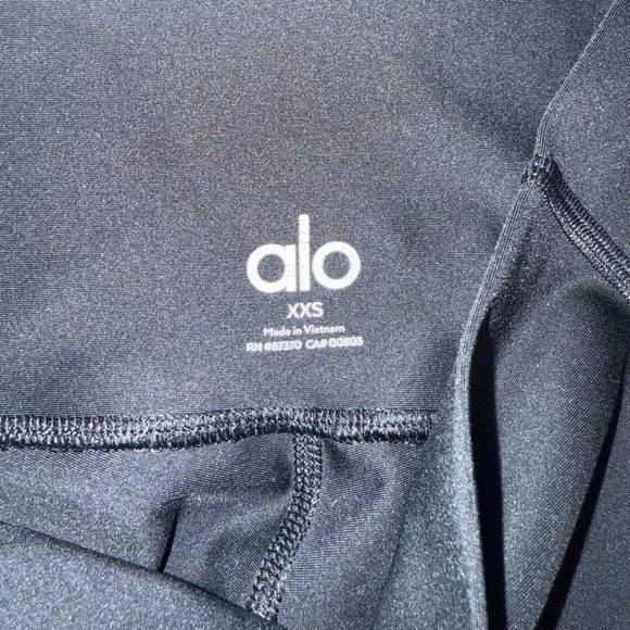 Alo Yoga High Waisted Airlift Capri Black XXS Like New - Picture 10 of 10